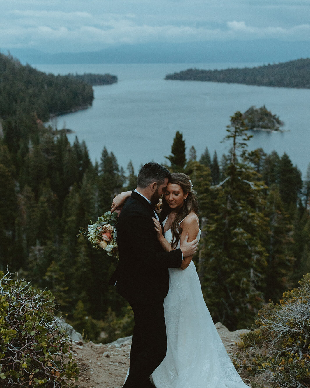 Love as deep as the Lake Tahoe blues, congrats to Gina and Chris 💙⁣
Photos: @emmawynnpaul
Planner: @thehytch
Videographer: @peterpaulfilms
Hair and Makeup: @lisapietrzak_hair.makeup

#laketahoewedding #2023wedding #2023bride