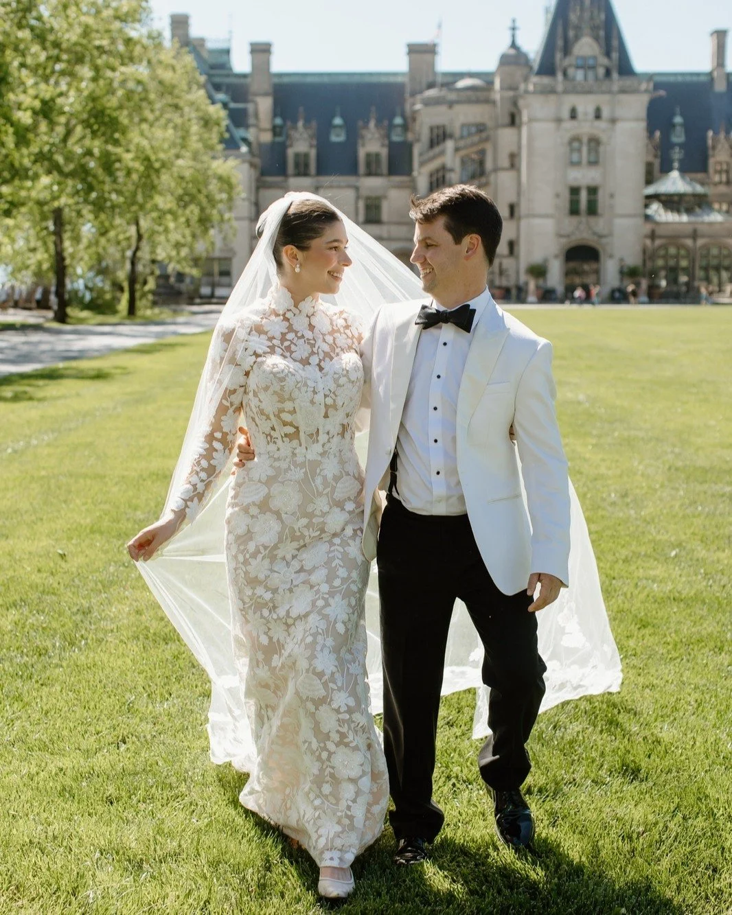 A timeless backdrop, paired with a timeless couple 🤍🕊️

Venue: @biltmoreweddingsnc @biltmoreestate
Photographer: @aliciawhitephoto
Coordinator: @belle.soiree
Florals: @carolinaflowrs
Dress: @annebarge

-
-
-
-
-
-
-
-
-
-
-
-
-
-
-
#ncweddings #ncw
