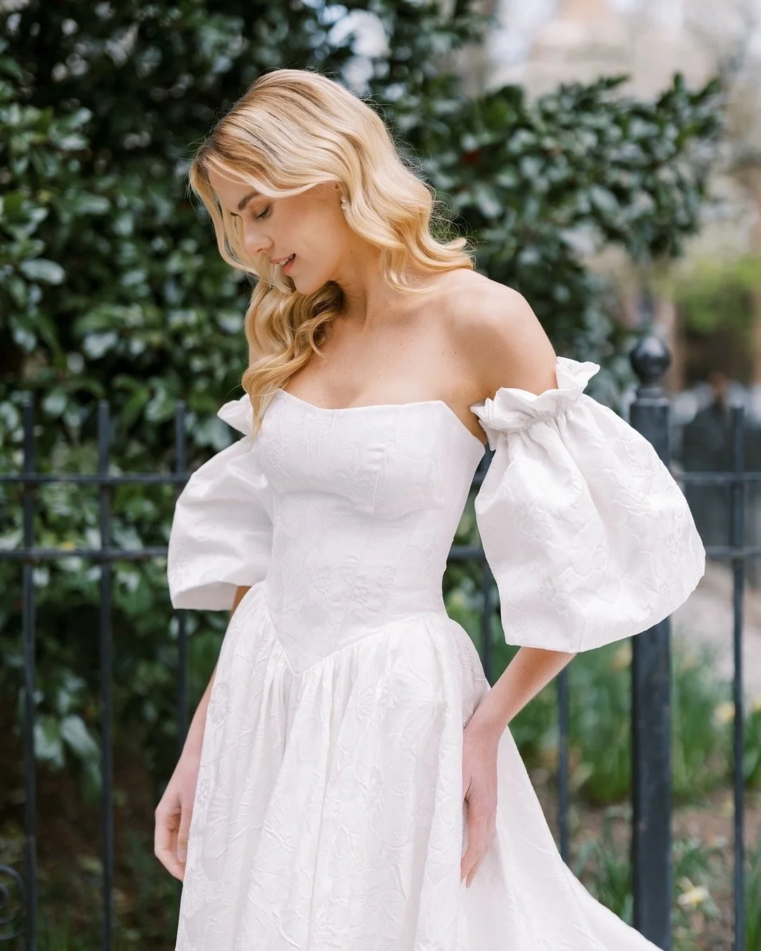 Flora&rsquo;s latest designs are making their debut at Lana Addison Bridal, and they&rsquo;re pure magic. 🤍 Click the link in our bio to book your appointment for our upcoming trunk show November 6th-8th.

Gown | @_houseofflora_

~
~
~
~
~

#FloraBr