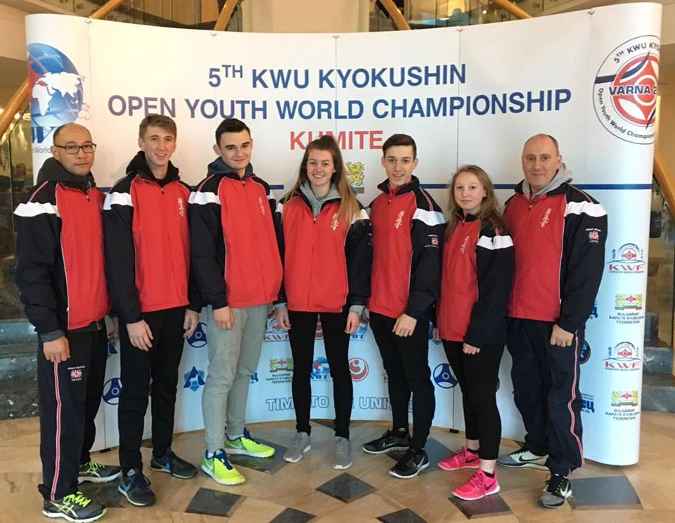 (L-R) Wai Cheung (coach), Callum Pearce, Dylan Baldwin, Olivia Pickthall, Luke Jones, Jaime-May Rowlands, Chris Davies (coach)