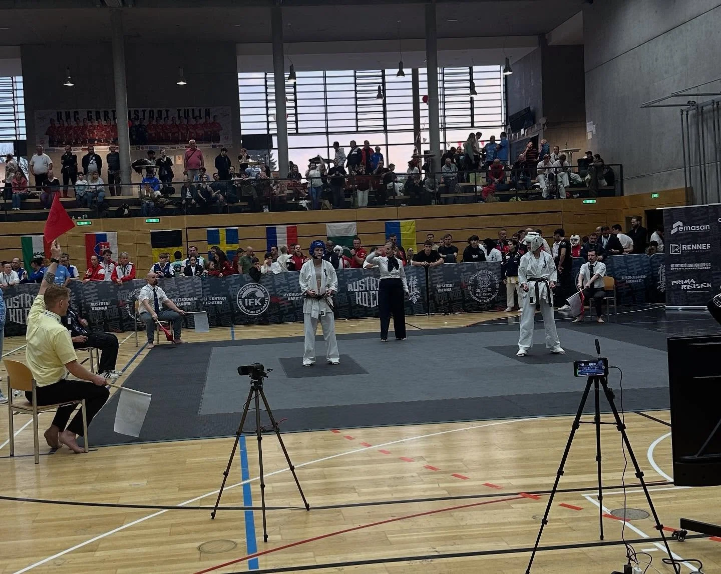 Nieve Sorge, Kayla Davies , Isaac Warnfeldt and Mindas Burba Jr all win their first fights at the K.O. Cup in Austria 

@nieve.sorgex @kayla.davies14 @isaacwarnfeldtrush @burbajnr 
#bkkkyokushinkai