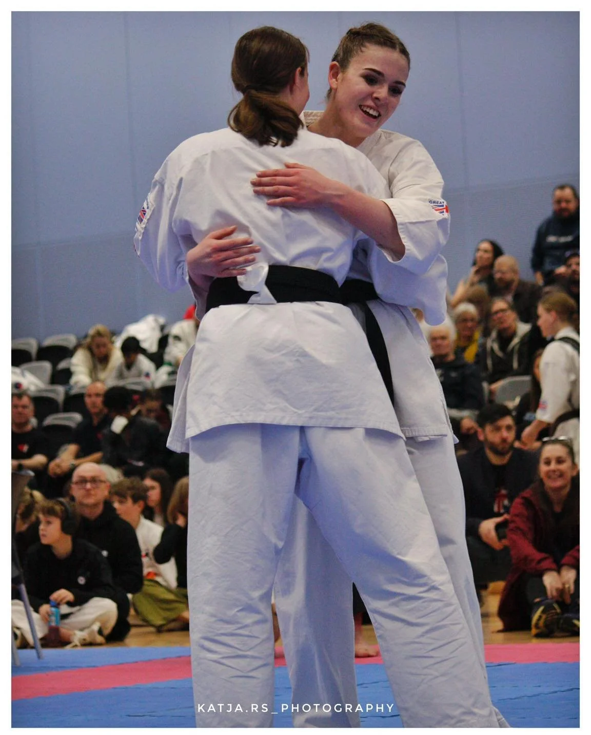 This is what it is all about - true Kyokushin spirit on show at the BKK&rsquo;s English Open 2026.🤝

Huge thanks and all credit to Katja RS Photography.

#BKK #bkkkyokushinkai #kyokushin #ifkkyokushin #strengthinunity #karate #fullcontact