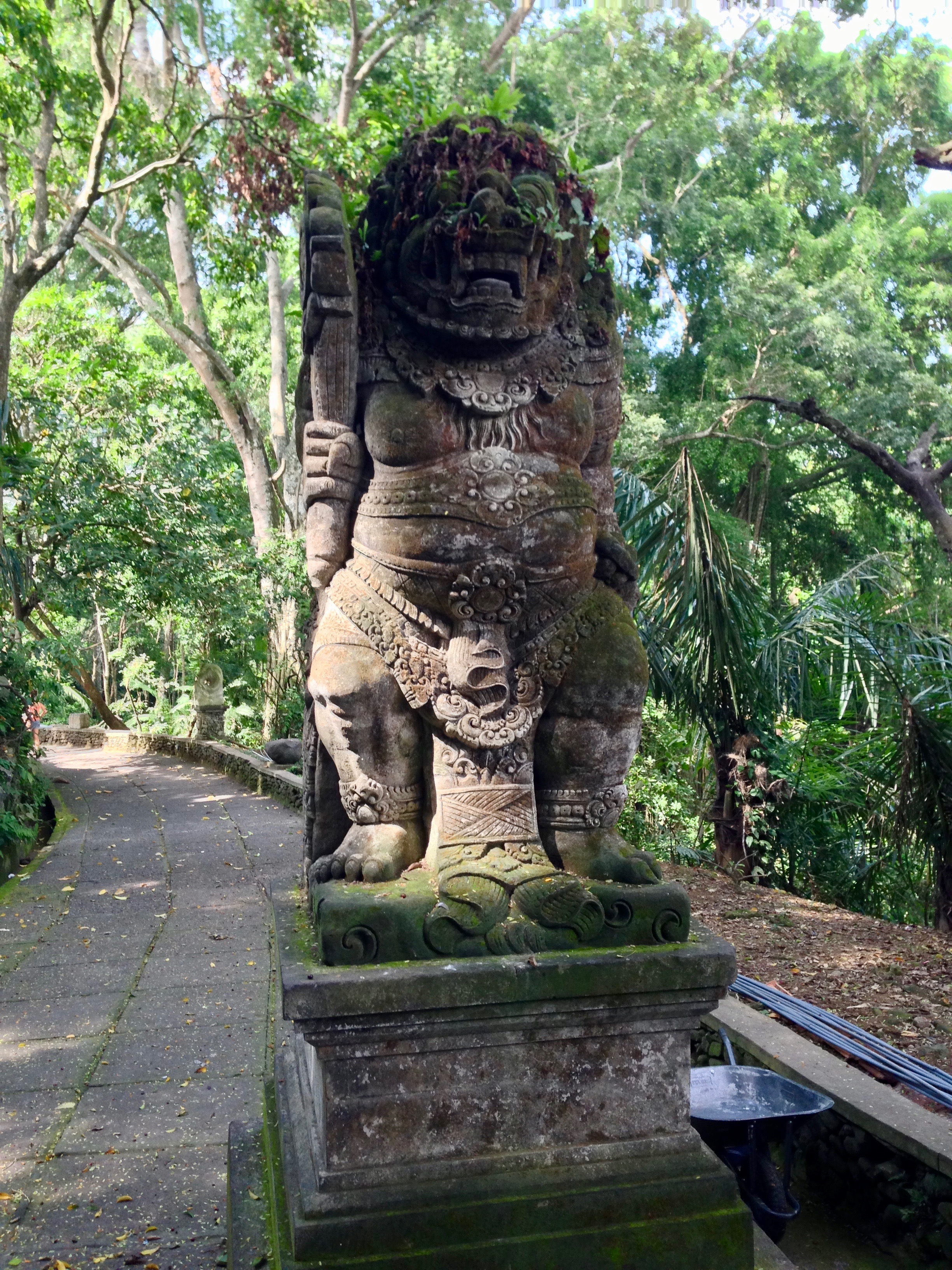 Hindu_Statue_In_Monkey_Forest.jpg