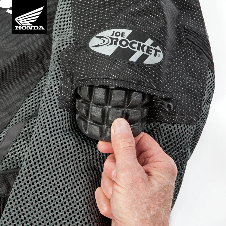 VFRMesh-Black-ShoulderArmor.jpg