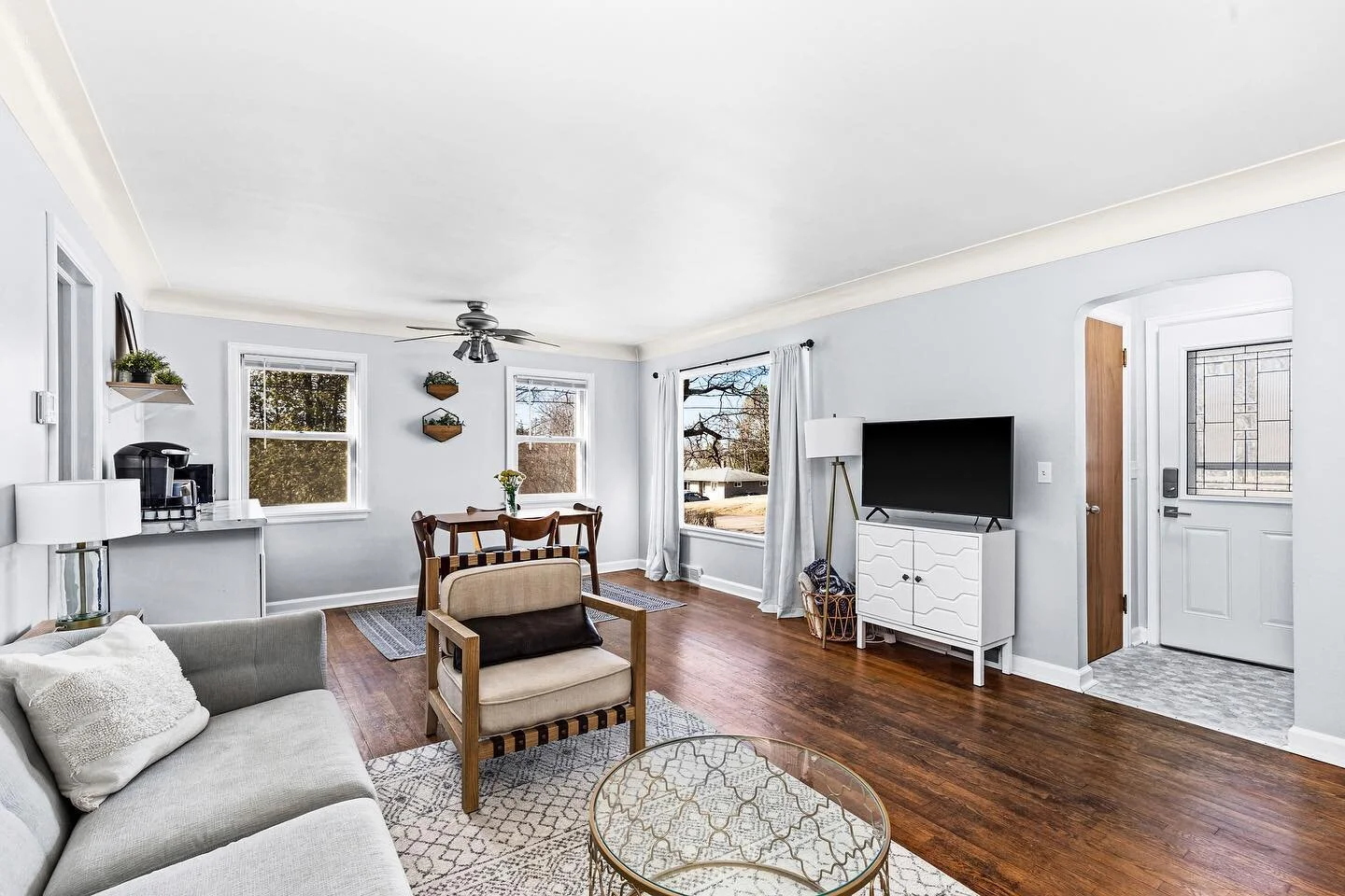 Such a cute home in Woodland listed by @brittany.kuschel.realtor 😍 710 Minneapolis Ave 📍