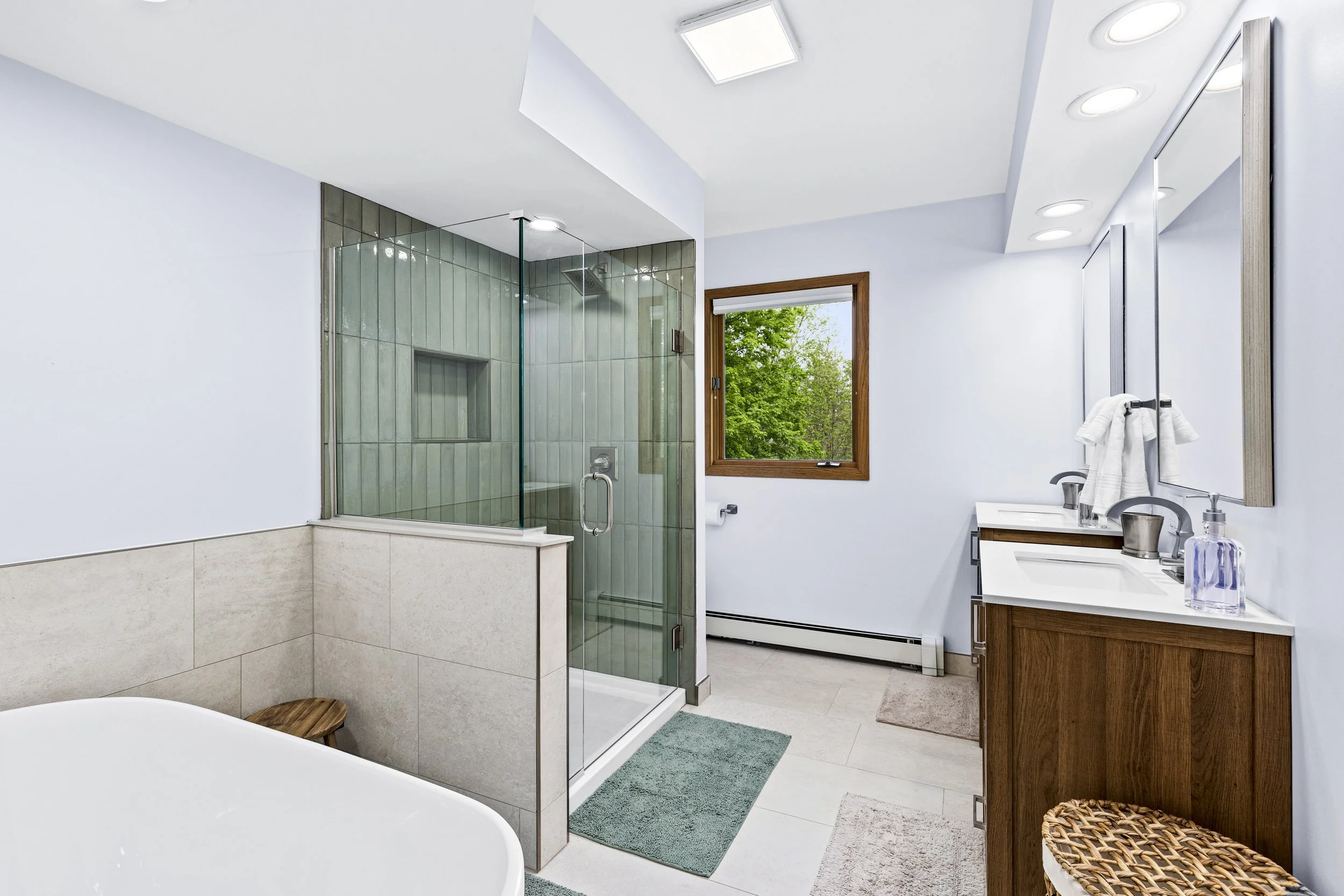 4865_Woodridge_Dr_44.jpg