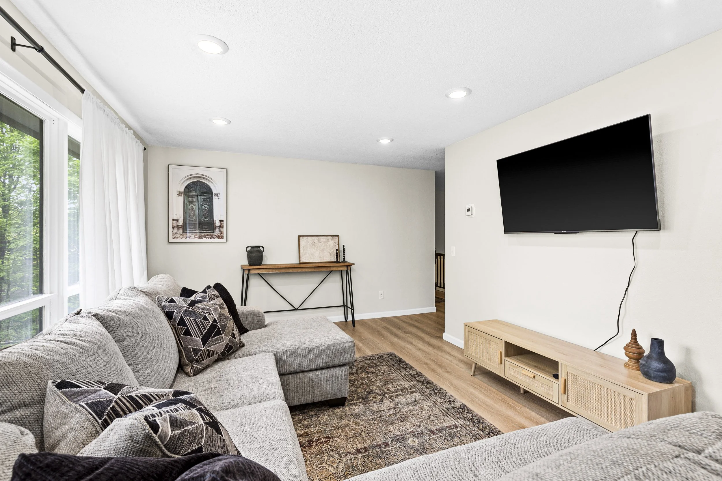 4865_Woodridge_Dr_39.jpg