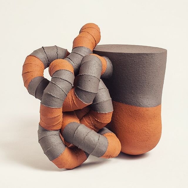 Martin Bodilsen Kaldahl #sculpture #ceramic #martinbodilsenkaldahl #minimalist #design #modernism #minimalism #modernsculpture #art #interiordesign #clay #interiors #contemporaryceramics #stoneware #pottery #ceramicsculpture