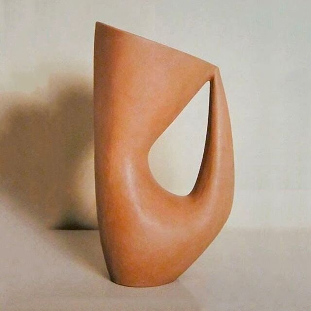 Andr&eacute; Aleth Masson #sculpture #ceramics #ceramicsculpture #contemporaryceramics #interiordesign #interiors #contemporarysculpture #minimalist #minimalism #clay #vase #andrealethmasson #masson