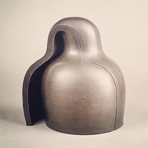 Yagi Kazuo #yagikazuo #sculpture #ceramics #ceramicsculpture #contemporaryceramics #interiordesign #interiors #contemporarysculpture #minimalism #clay #vase #pottery #handmade #design