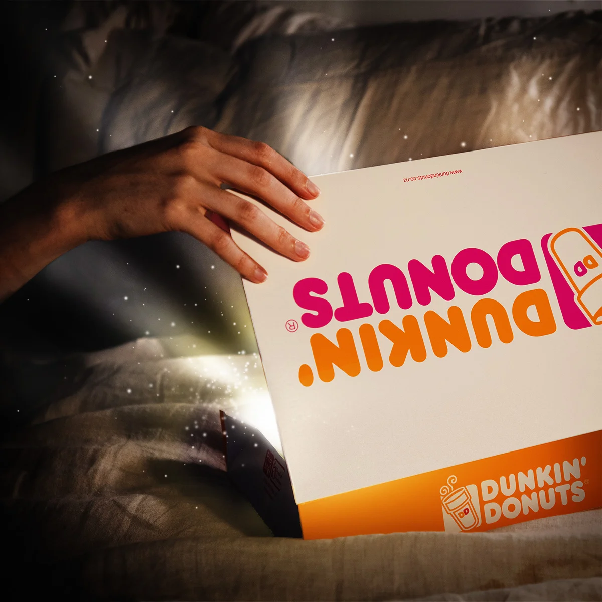 Dunkin-Donuts-Glow-Box.jpg