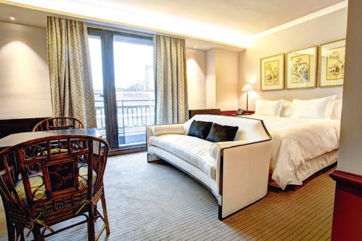 The-Singular-Santiago-Classic-Room.jpg