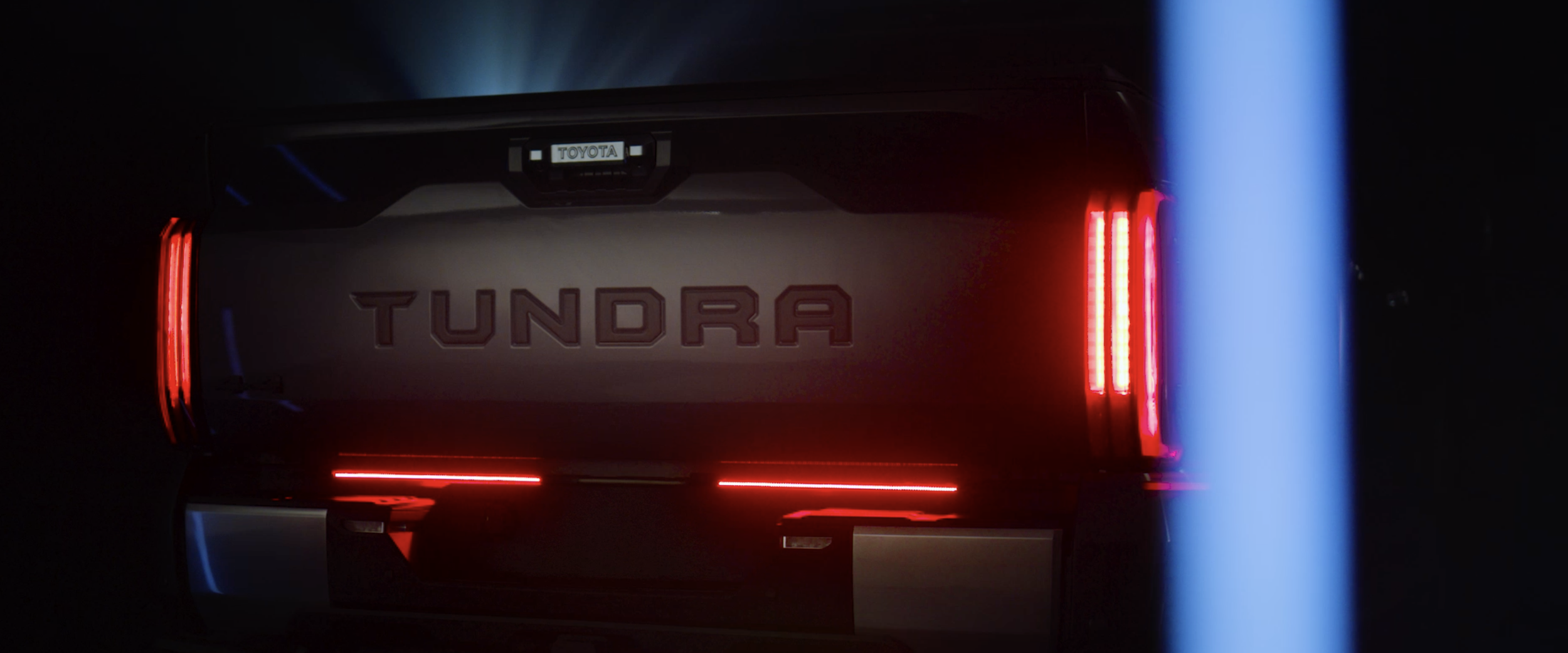 TOYOTA TUNDRA LIGHTBAR