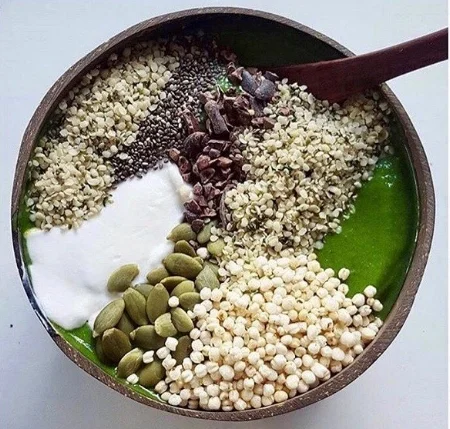 Hemp seeds in a smoothie bowl. Photo courtesy of Hemple (https://myhemple.com.au/ and https://www.instagram.com/myhemple/