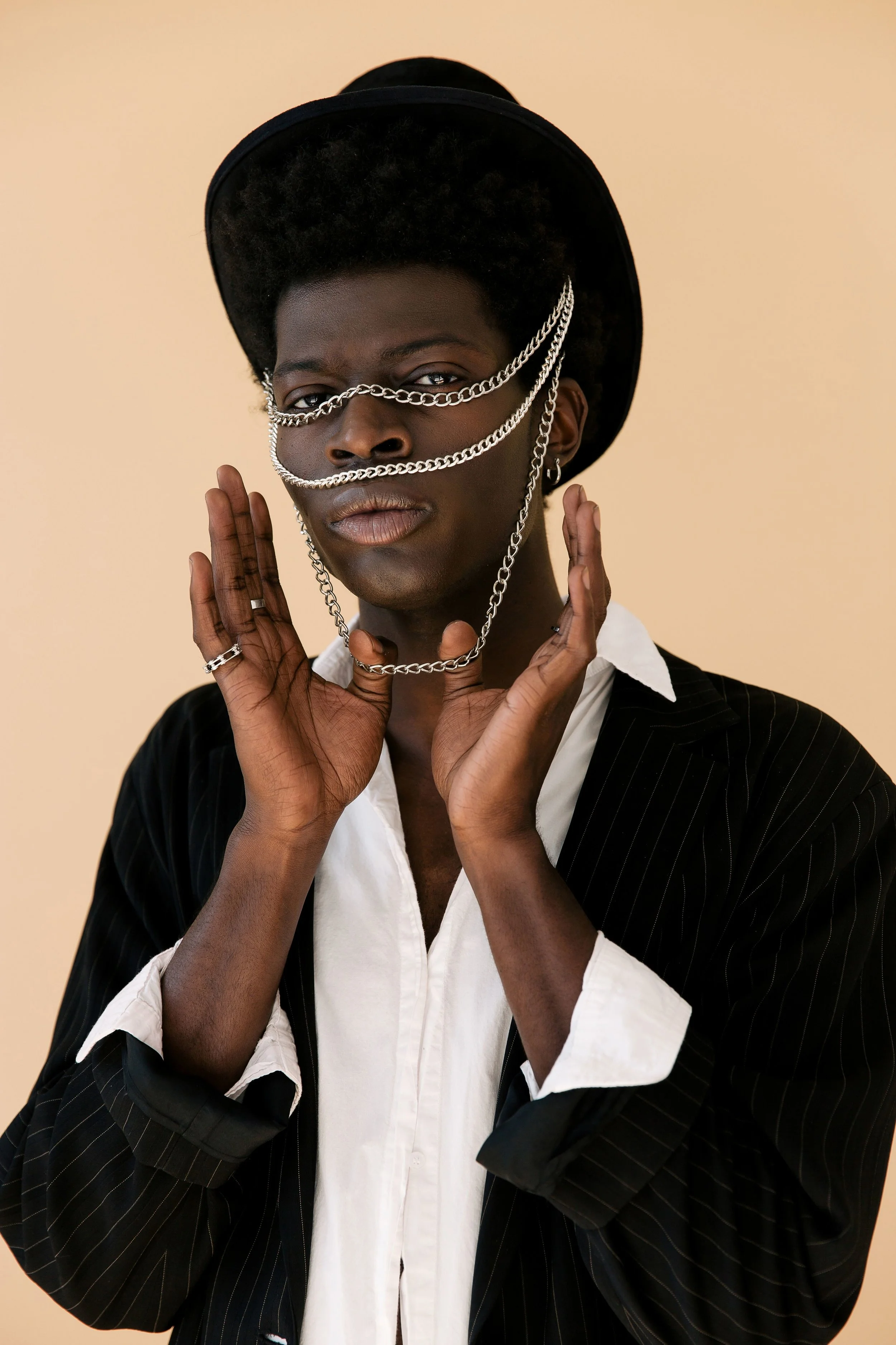 FABE ROBINSON PHOTOGRAPHER DYLAN PERLOT PUBLISHED BY THE FLOW HOUSE MAGAZINE