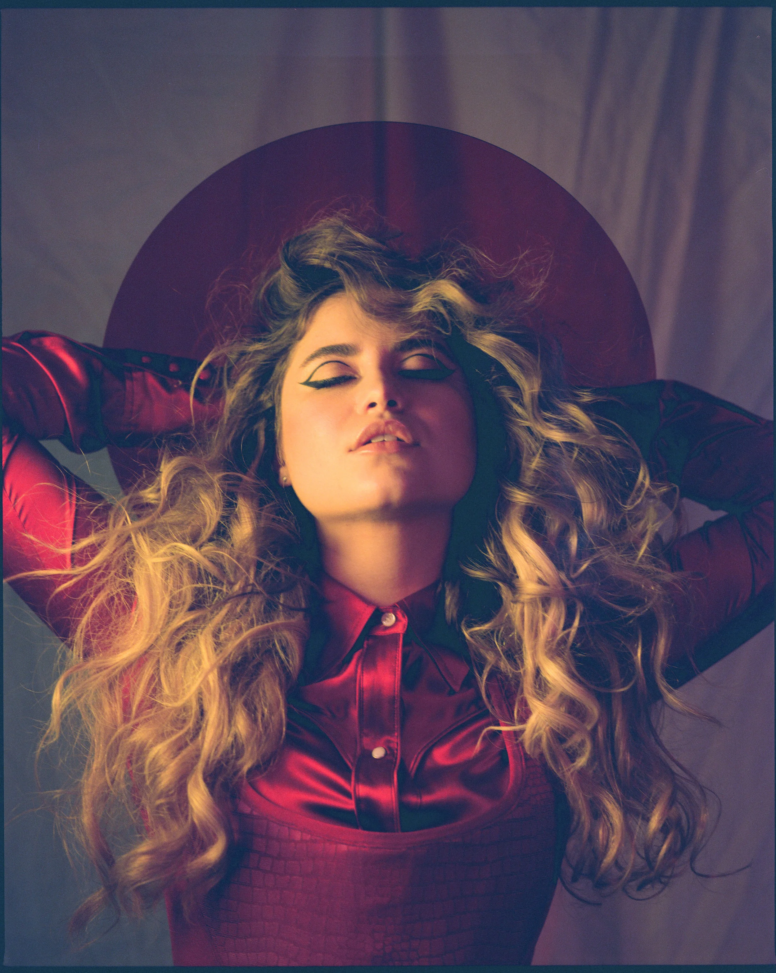 SOFIA REYES PHOTOGRAPHER KANYA IWANA PUBLISHED BY TINGS MAGAZINE