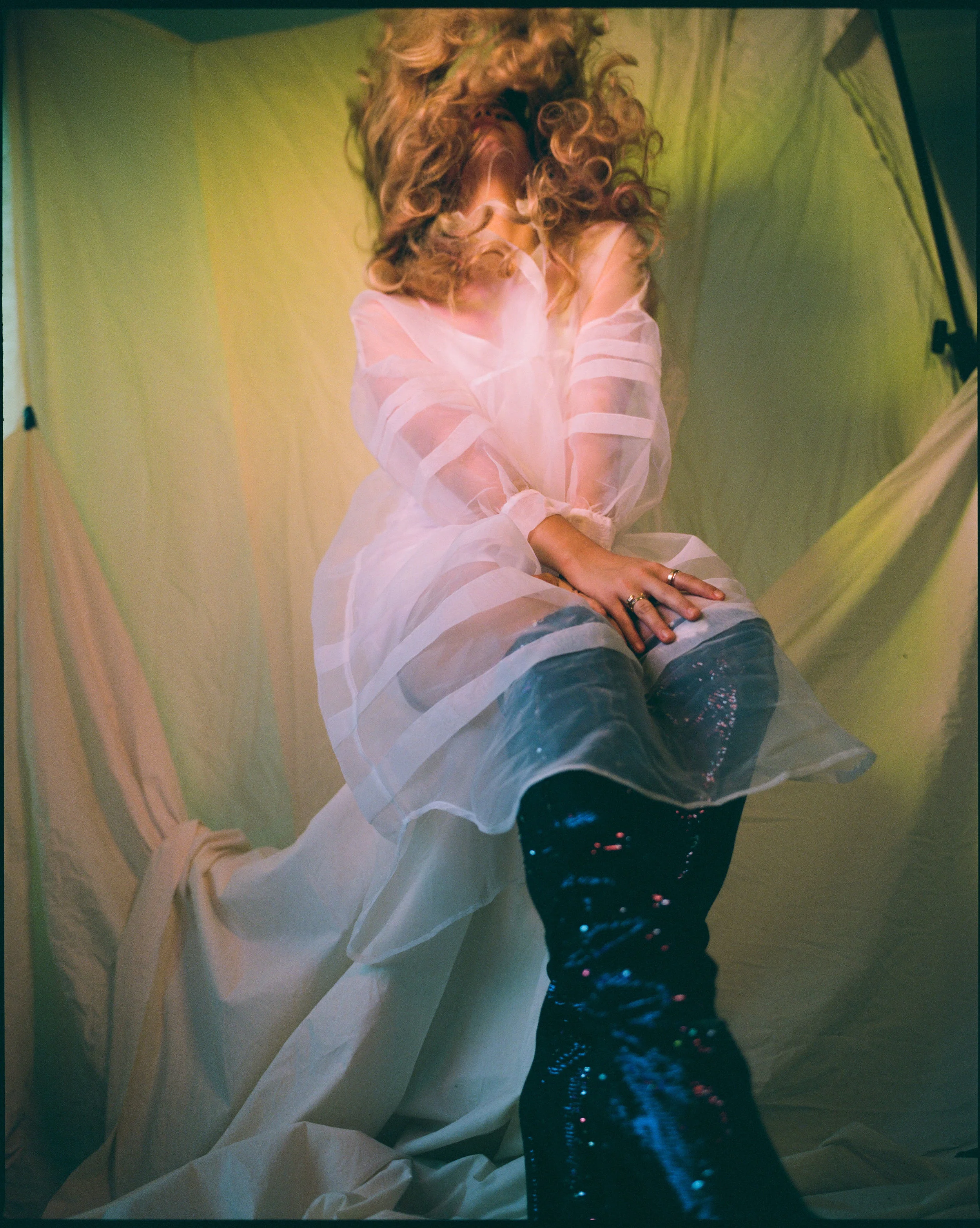 SOFIA REYES PHOTOGRAPHER KANYA IWANA PUBLISHED BY TINGS MAGAZINE