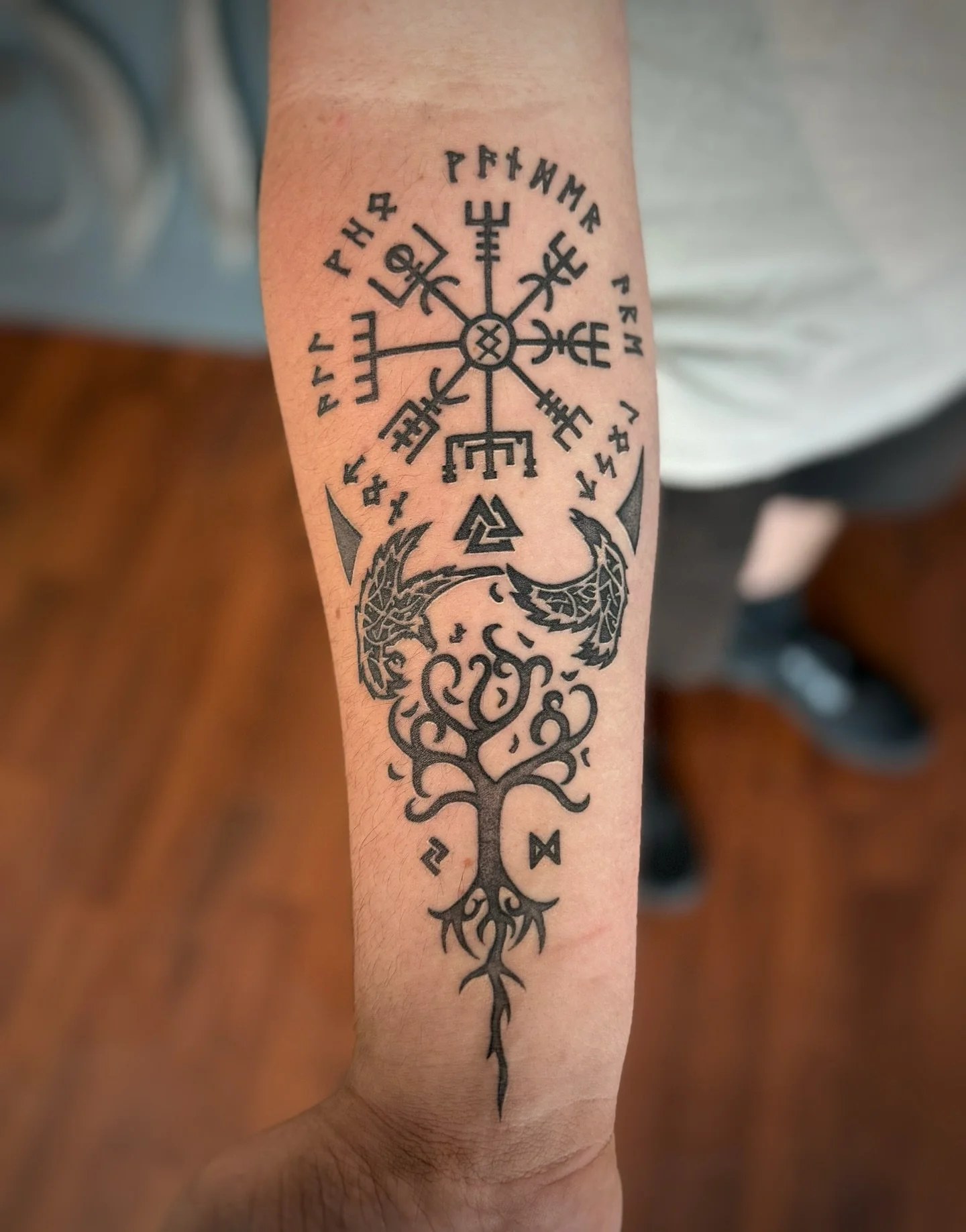 4 weeks healed by @theheavygauge 🙌 Looking gooddddd 😮&zwj;💨

Contact the studio to book!!
📧 info@swtattoostudio.com
📞 (08)9791 9066
📱 0461 554 950

#tat #tattoo #bng #blackandgreytattoo #forearmtattoo #finelinetattoos #bunbury #bunburywa #local