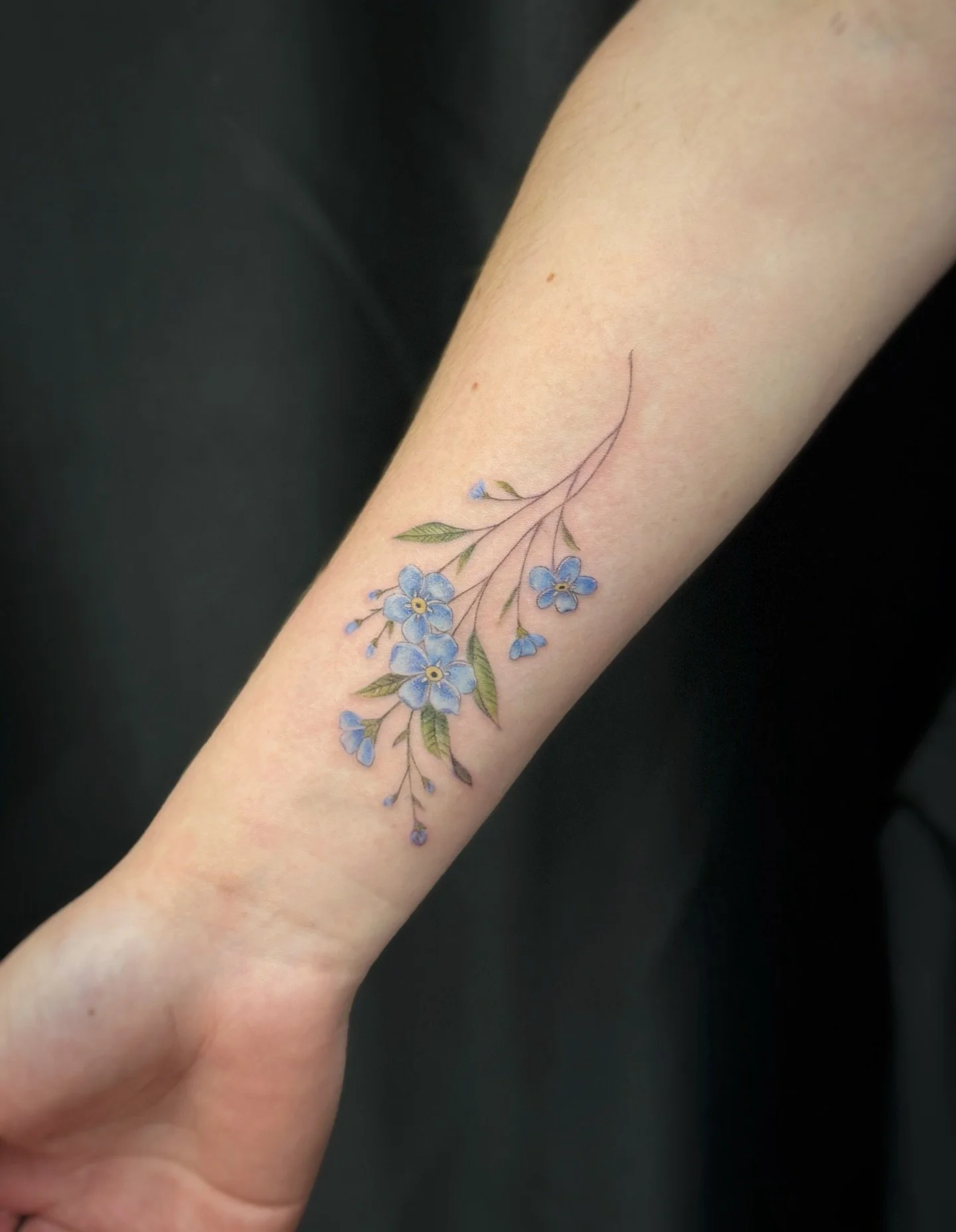 The sweetest &lsquo;Forget me not&rsquo; flowers done by Jonika!!🌸

Contact the studio to book!!
📧 info@swtattoostudio.com
📱 0461 554 950
📞 (08) 9791 9066

#tat #tattoo #fineline #finelineartist #colour #colourtattoo #flower #flowertattoos #first