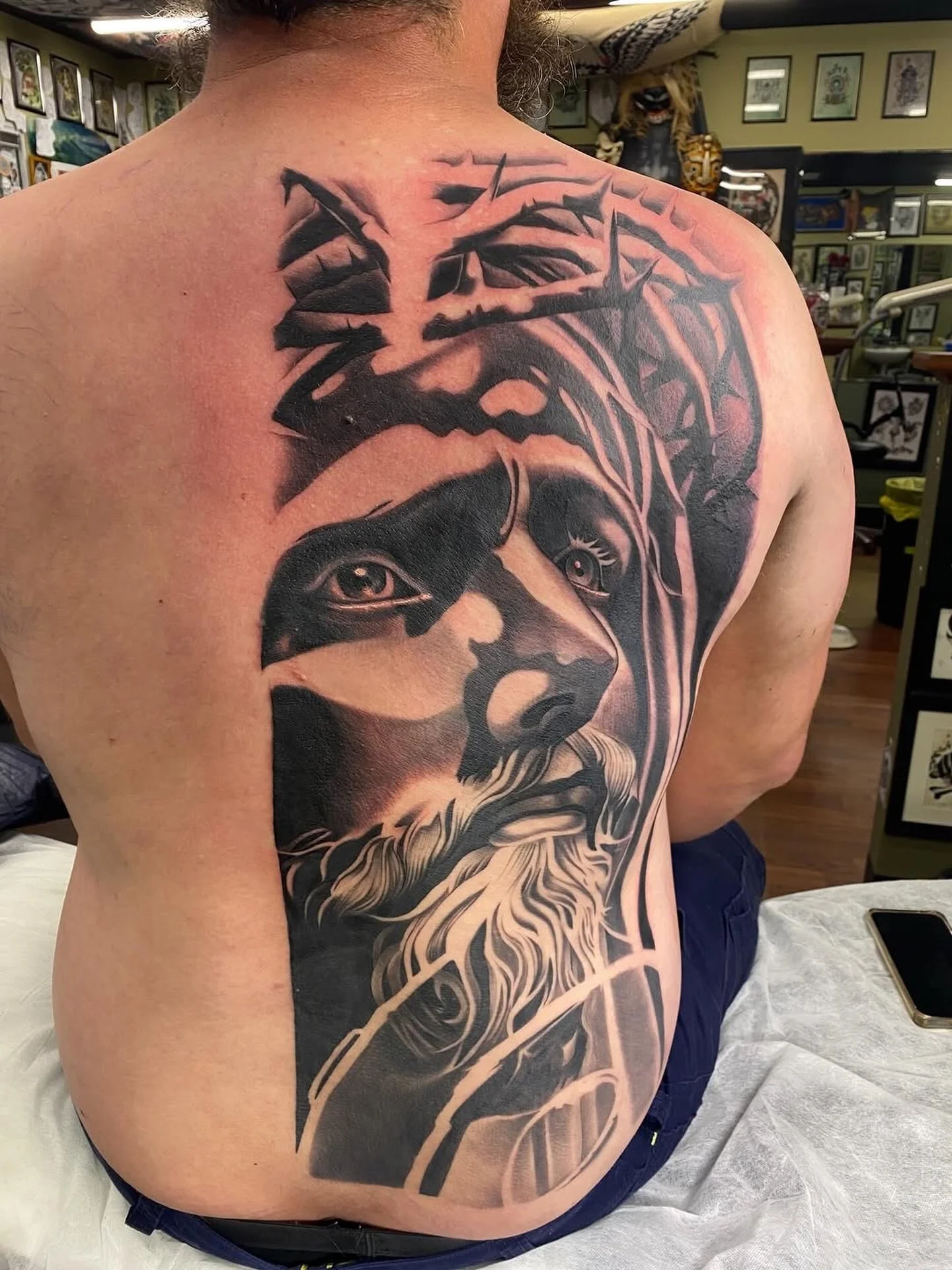 Killer WIP on Brian by @kadek_skinart 🙌😮&zwj;💨

Huge commitment on this one from both artist and client, we look forward to seeing it come together !!

Contact the studio to book!
📧 info@swtattoostudio.com
📱0461 554 950
📞 (08)9791 9066

#tat #t