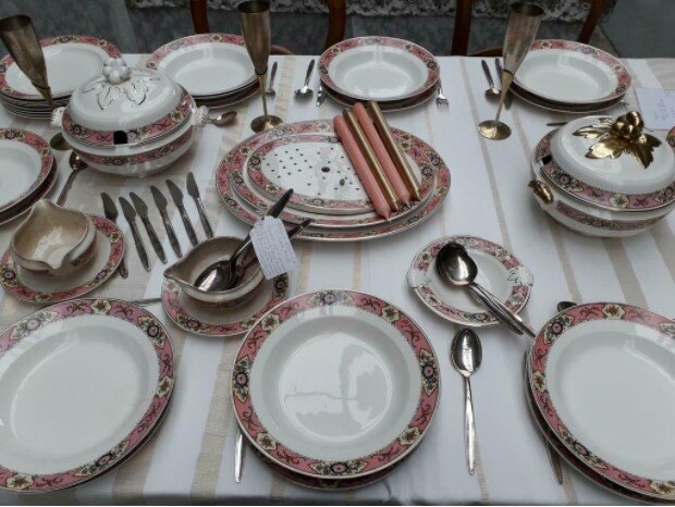 Complete serviezen — De Engelse Serre Tableware