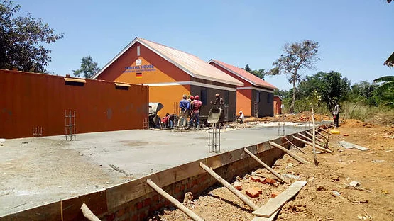 10 - Bauarbeiten Pre-Schule Uganda.jpg