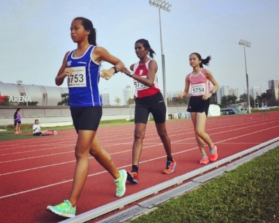 Dora being followed closely by Komathi and Xing Yao.