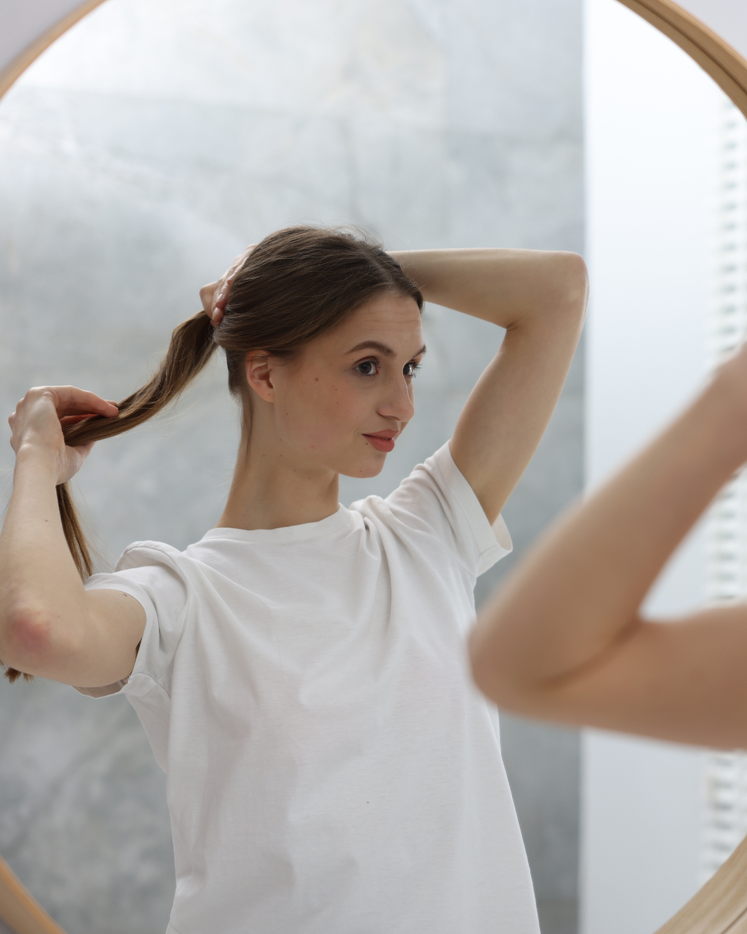 The Habits That Keep Your Hair Looking Better Between Appointments