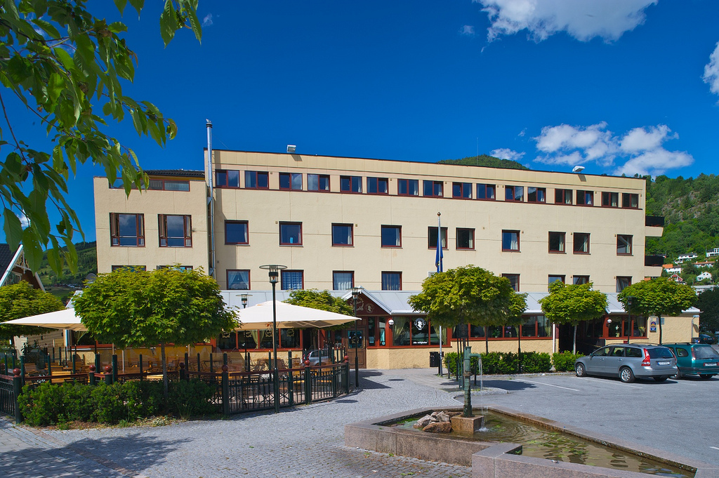   Lægreid Hotell, Sogndal Velkomen heim    Les meir  