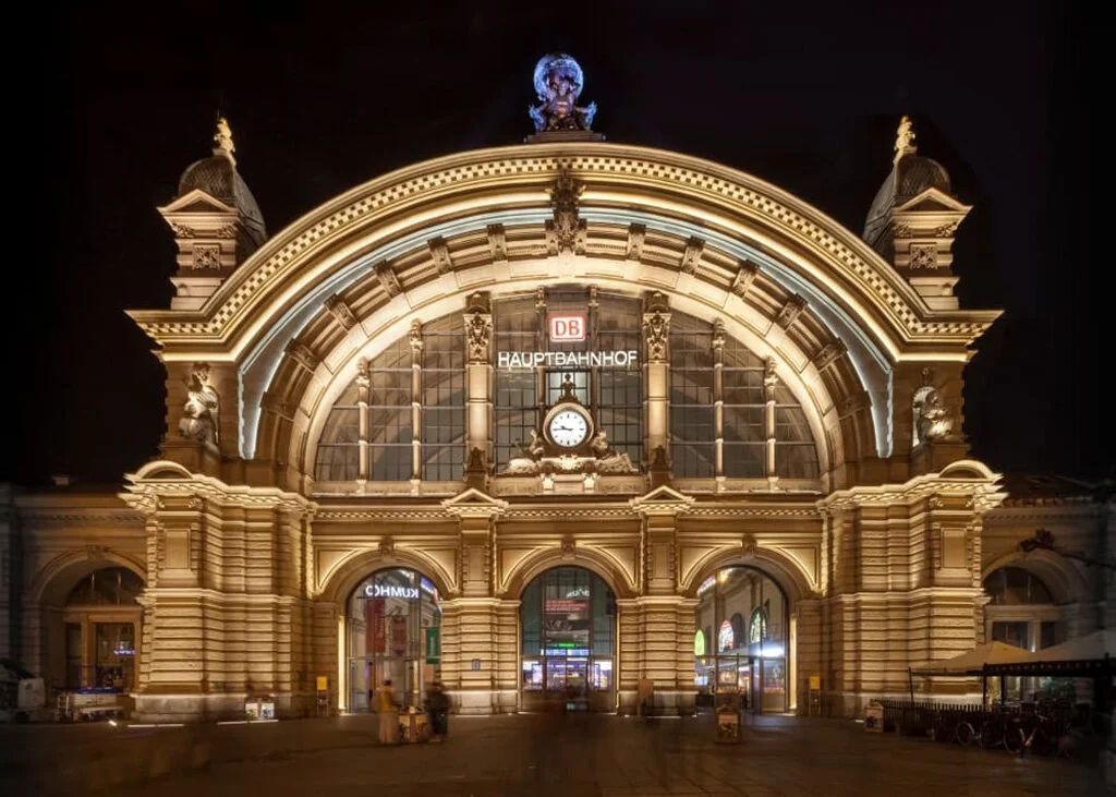 IGUZZINI-ARCHI SPOTLIGHTING-LINEALUCE-13b.jpg