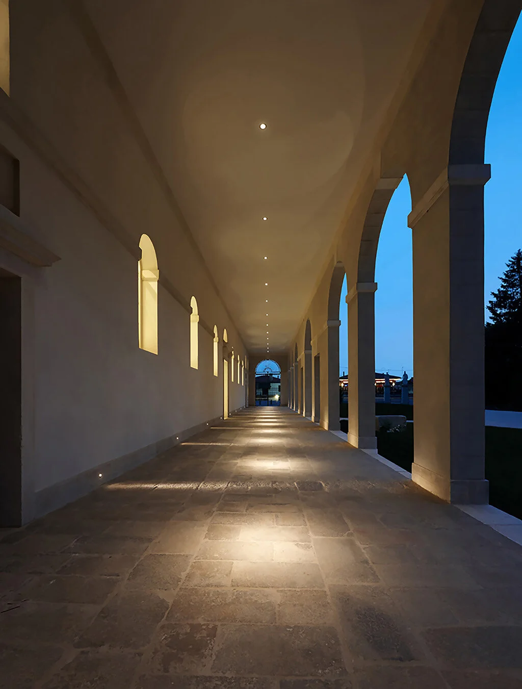 IGUZZINI-ARCHI SPOTLIGHTING-LEDPLUS-06.jpg