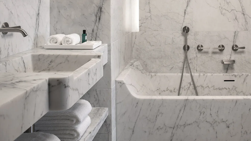 TAILOR MADE BATHlutetia-02.jpg