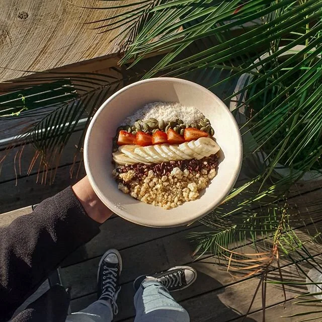 Belly warming vegan banana porridge 🍌#lovecentralgeelong #themainspring #openforgeelong #kingofthecastlecafe