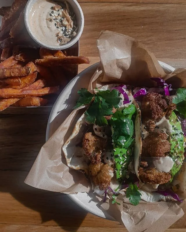 Weekend taco special starts NOW 💥🌮🌮🌮
Vegan popcorn cauliflower or pulled pork. Put your skates on ! 🏃&zwj;♂️🏃&zwj;♀️ #kingofthecastlecafe  #lovecentralgeelong #themainspring #openforgeelong