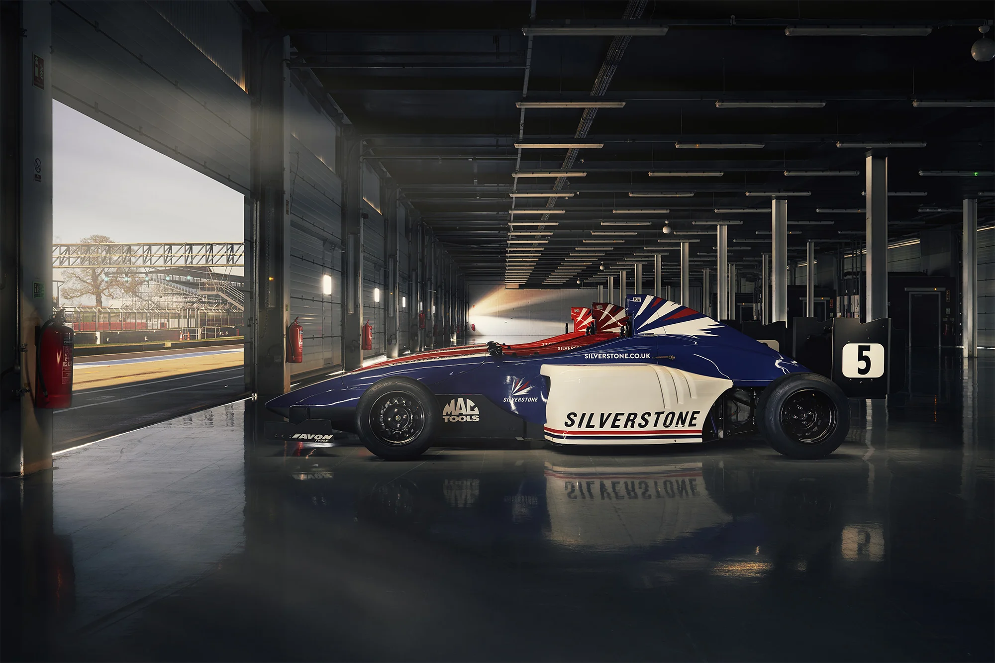 Silverstone_Retail_Garage_WEB_Images_0010_Layer 3.jpg