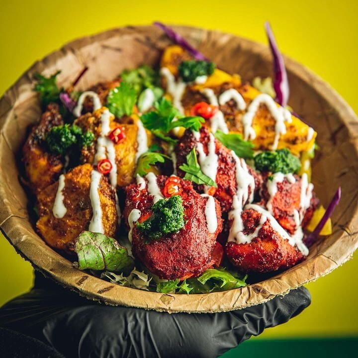 Did somebody say more? Delighted to have these two local legends back with us after (what feels like) so long ❤️&zwj;🔥

@koolkatastreetfood are bringing the very best Indian bowls &amp; rolls with wicked flavours straight from Kolkata 🌯

@thealpine