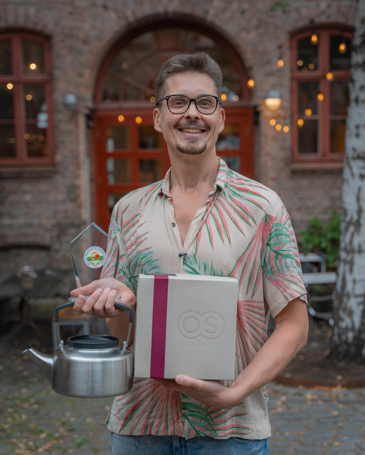 A big congratulations to Anton S&ouml;derman for winning the World Kokekaffe Championship 2023! 

He brought home the glory as a champion and a Tias kettle.🏆☕