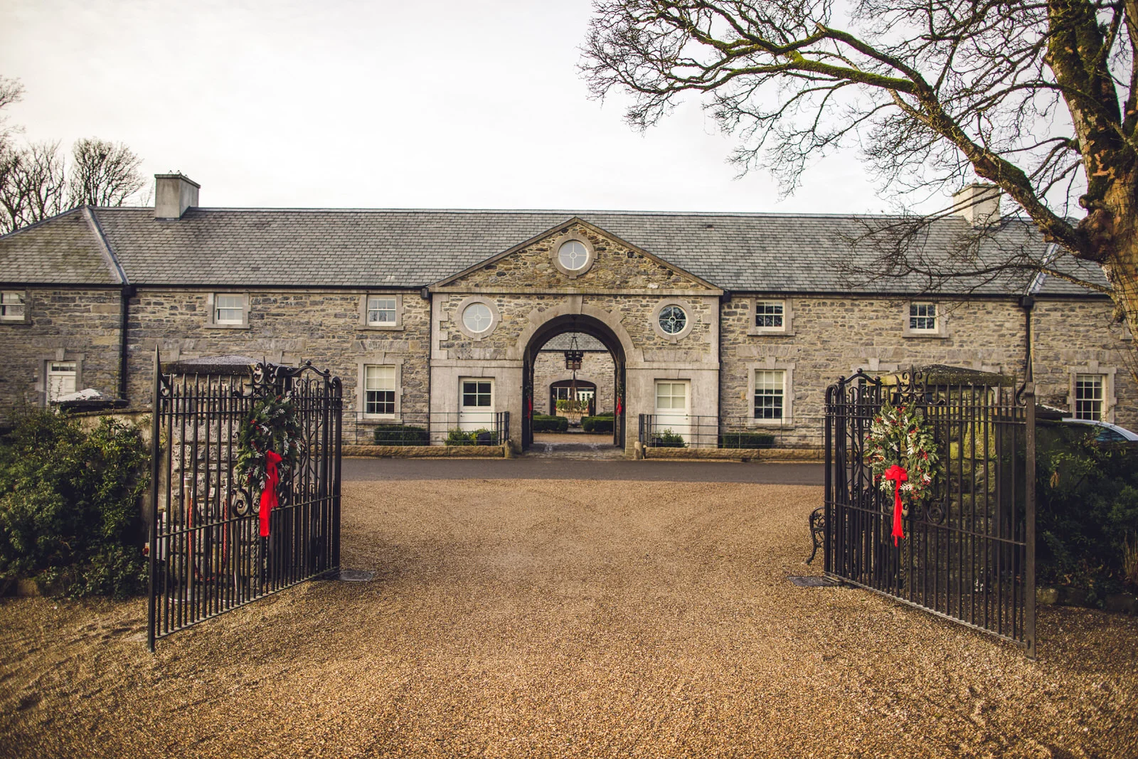 wicklow-wedding-photographer-roger-kenny-portrait-room-clonabreaney-house_001.jpg