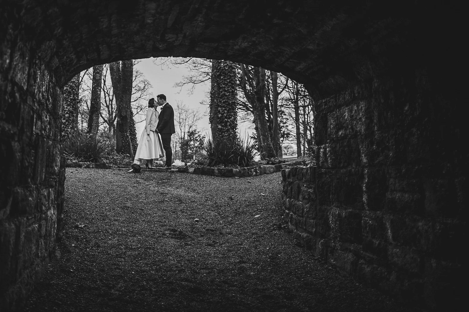 wicklow-wedding-photographer-roger-kenny-portrait-room-clonabreaney-house_101.jpg