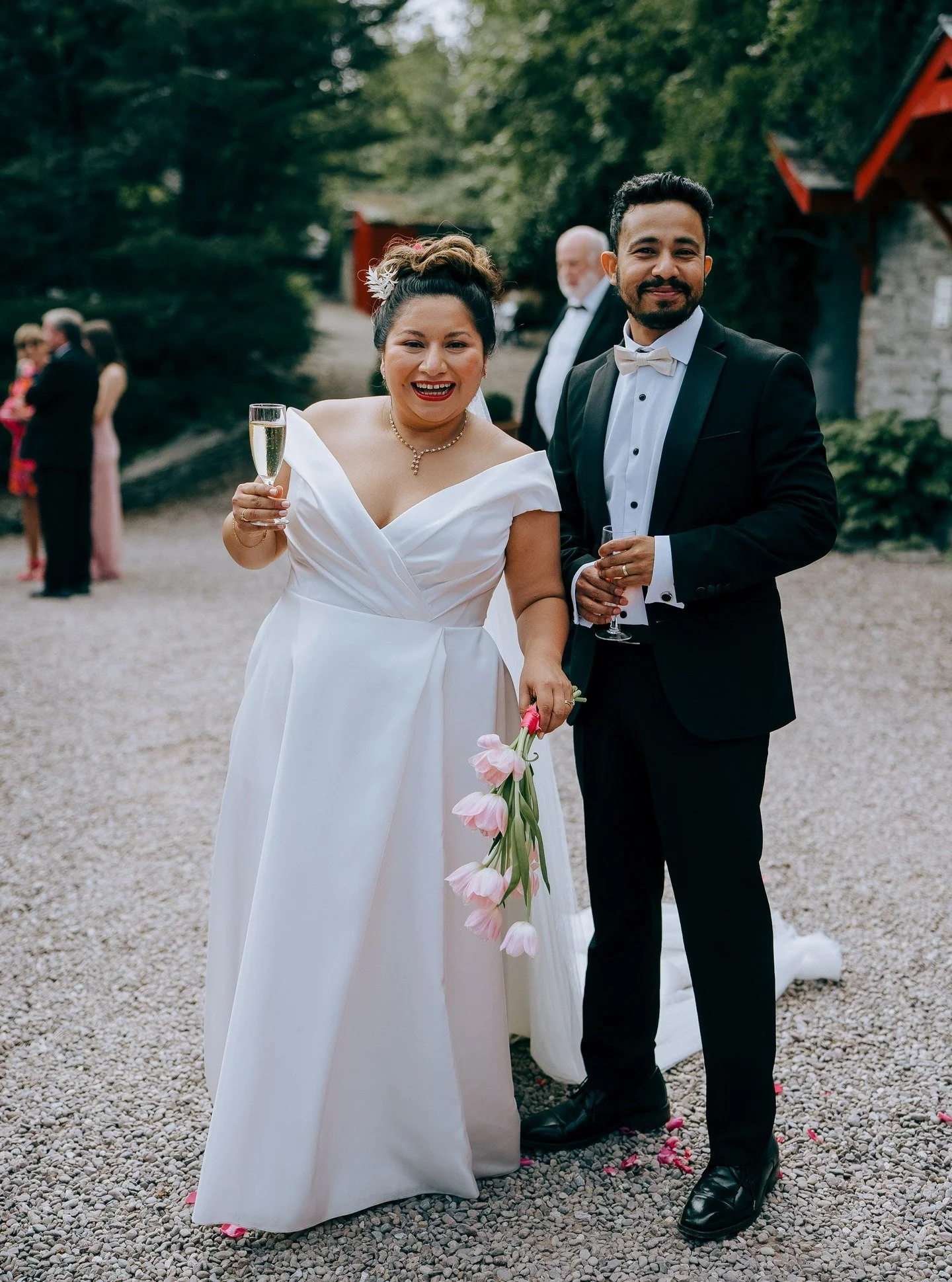 So many beautiful moments and details at the wedding of Ana-Maria and Avradip. Celebrating their wedding at home with their friends from around the world. 
@anamaria_obrien @barnabrowhouse 

#barnabrowhouse #irishwedding #irishweddingphotographer #un