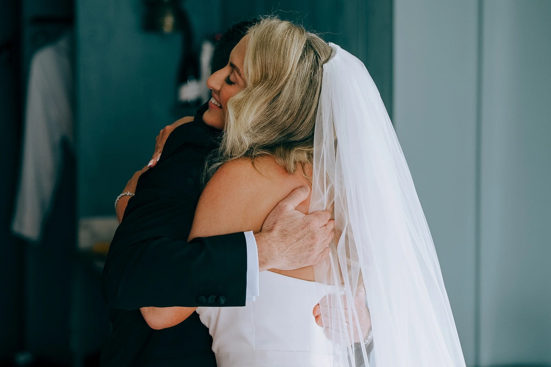 Some moments captured in time. 
Siobhan your wedding album is in your inbox! Let me know what you think... 
@glasson_lakehouse 

#glassonlakehouse #candidphotography #irishwedding