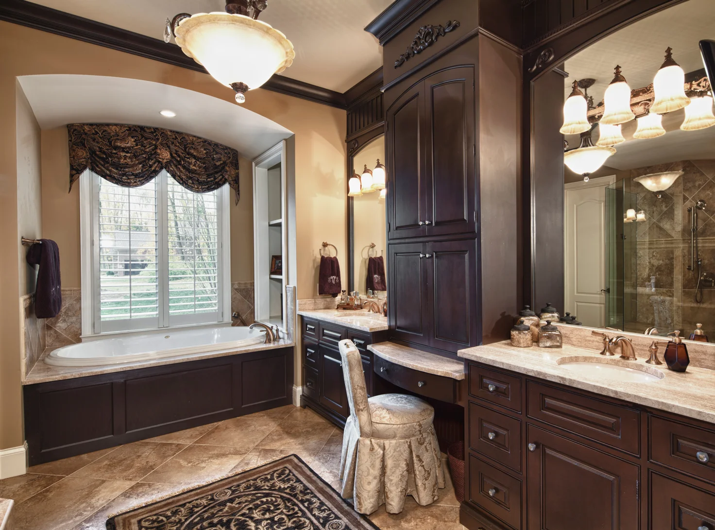 1Viox07MasterBath.jpg