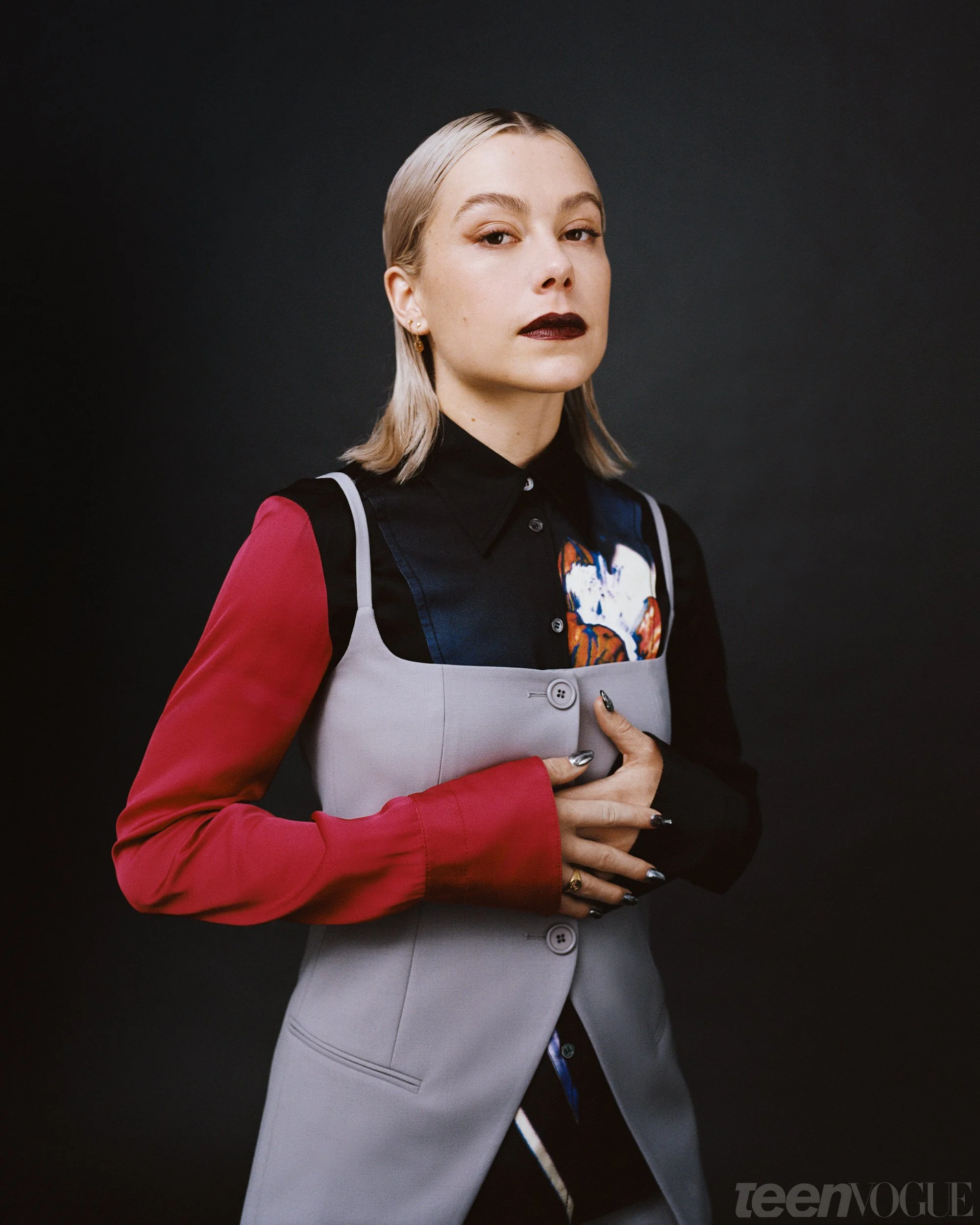 TV_OctCover2022_PhoebeBridgers-02.jpg