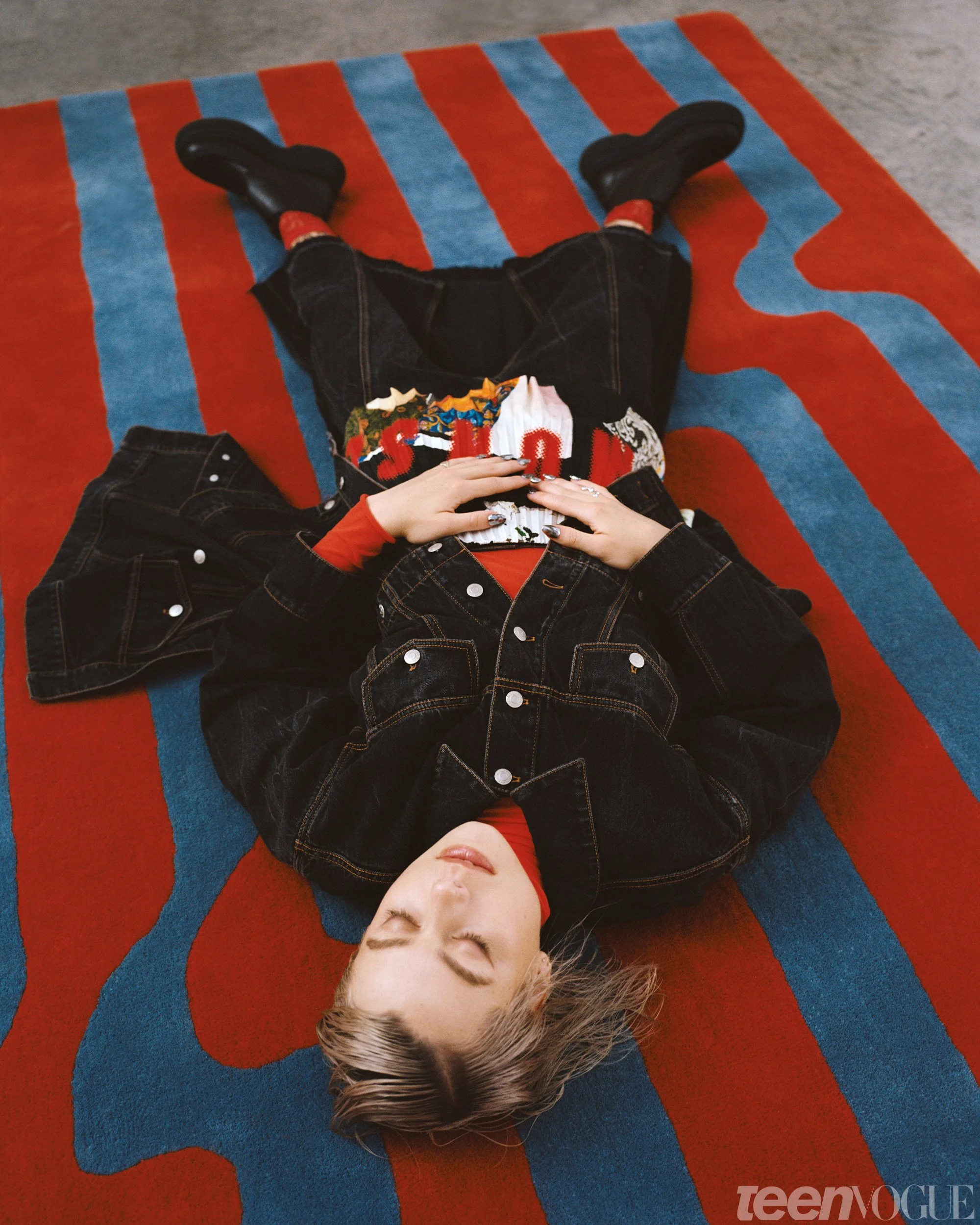 TV_OctCover2022_PhoebeBridgers-14.jpg