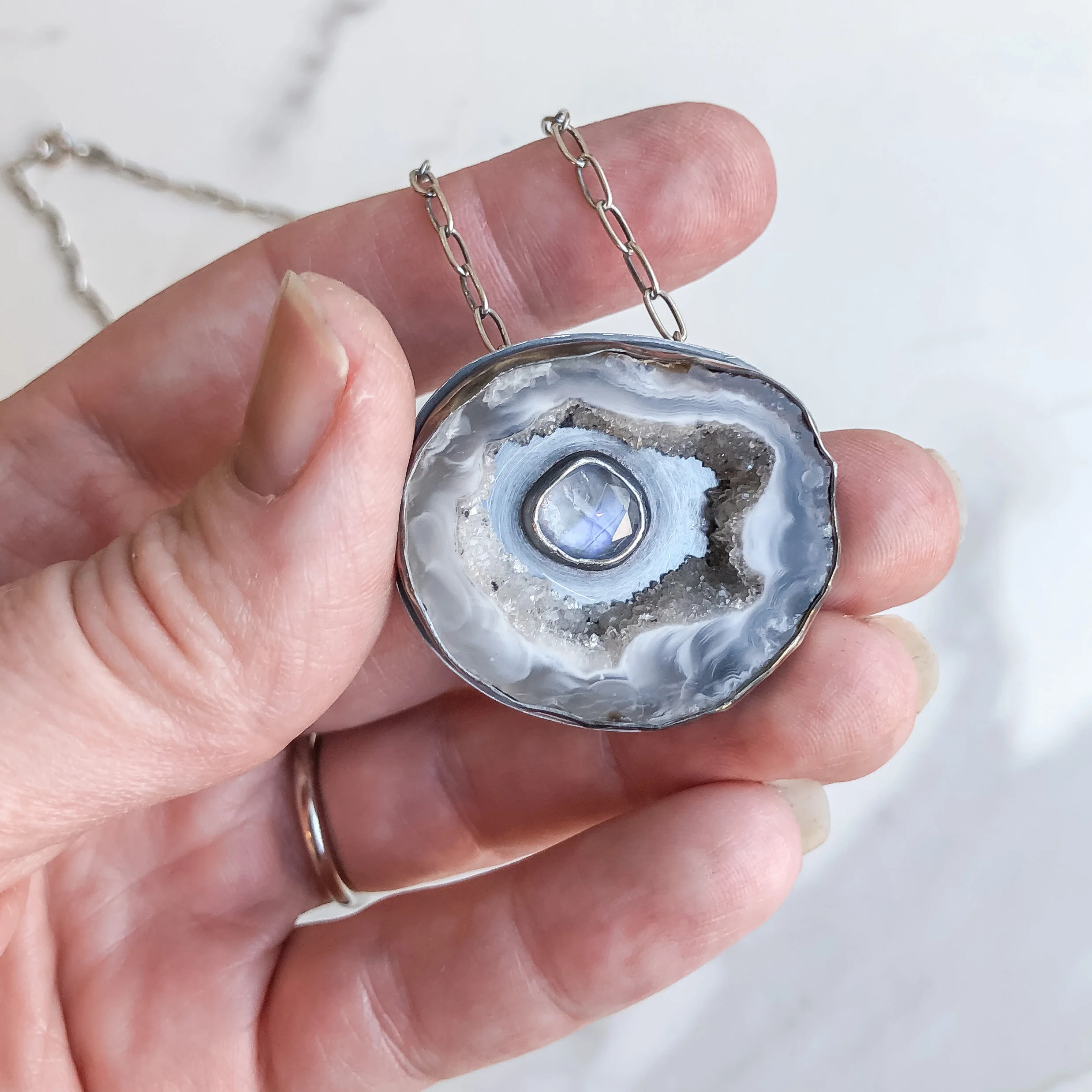 B6439E3D-804D-4F26-B45B-849E0E14F9A9