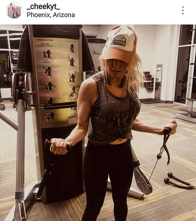 Superstar Tiffany @_cheekyt_
killing another workout. She's such a dedicated and focused client and it shows with the results of her hard work. 
@hernandezperformance @_cheekyt_ @corecrossfit @fitphx @thefitbot @ganazapparel @azffathletics @progenex
