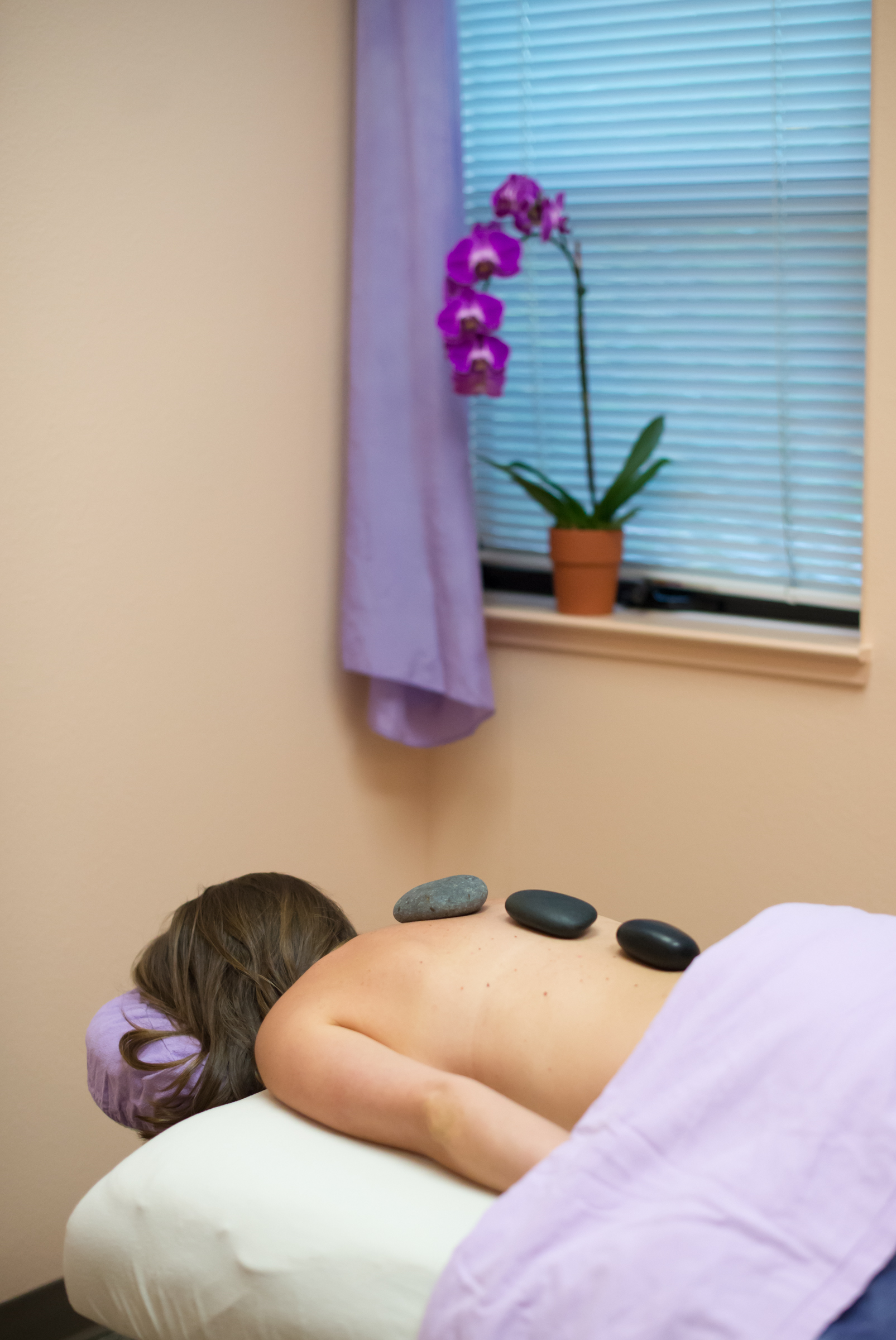 SHPT_HotStoneMassage_13.jpg