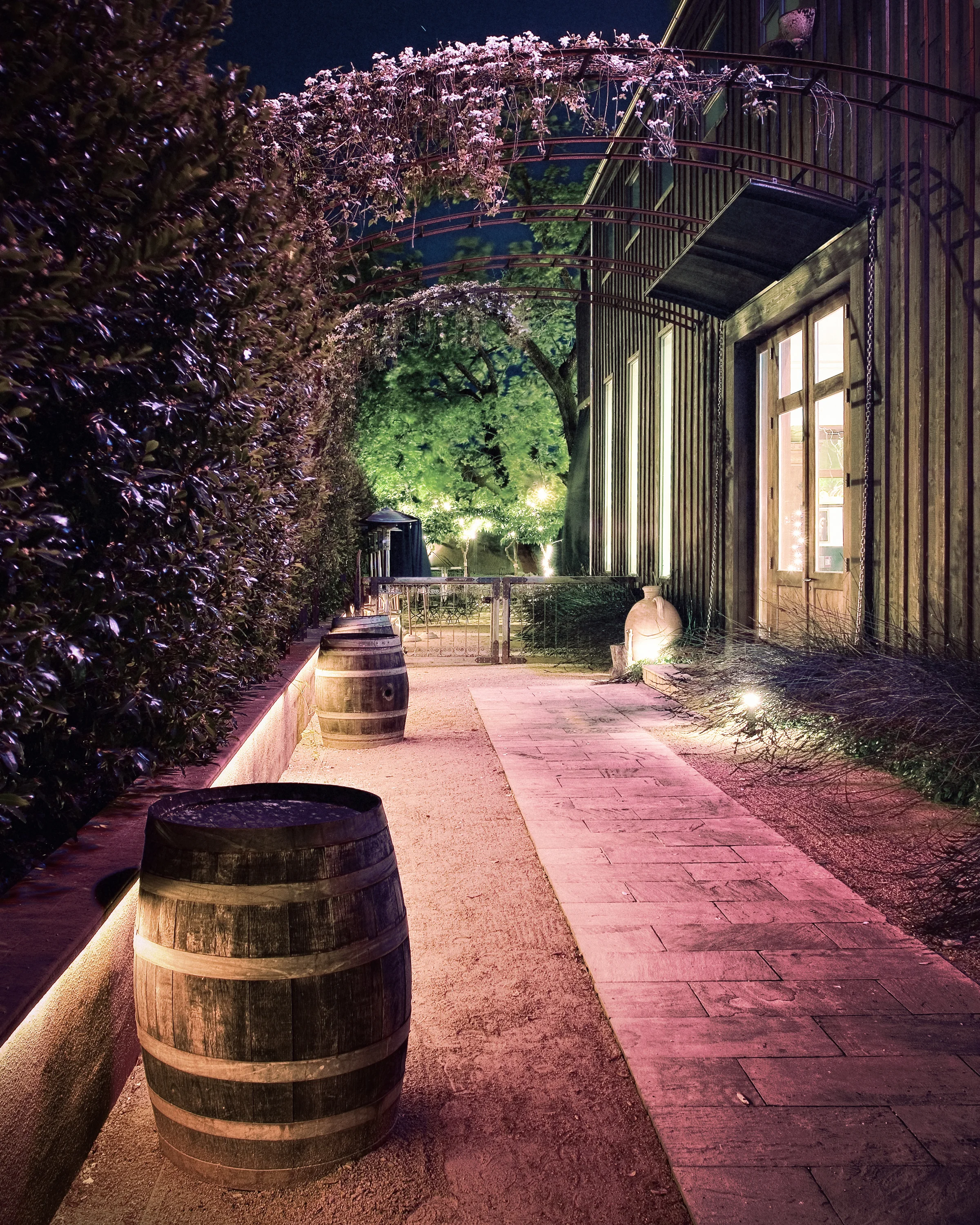 healdsburg-barndiva_walkway.JPG
