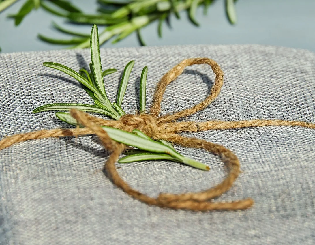 MaxPixel.freegreatpicture.com-Rosemary-Herb-Edible-Healthy-Herbs-Spice-1678308.jpg