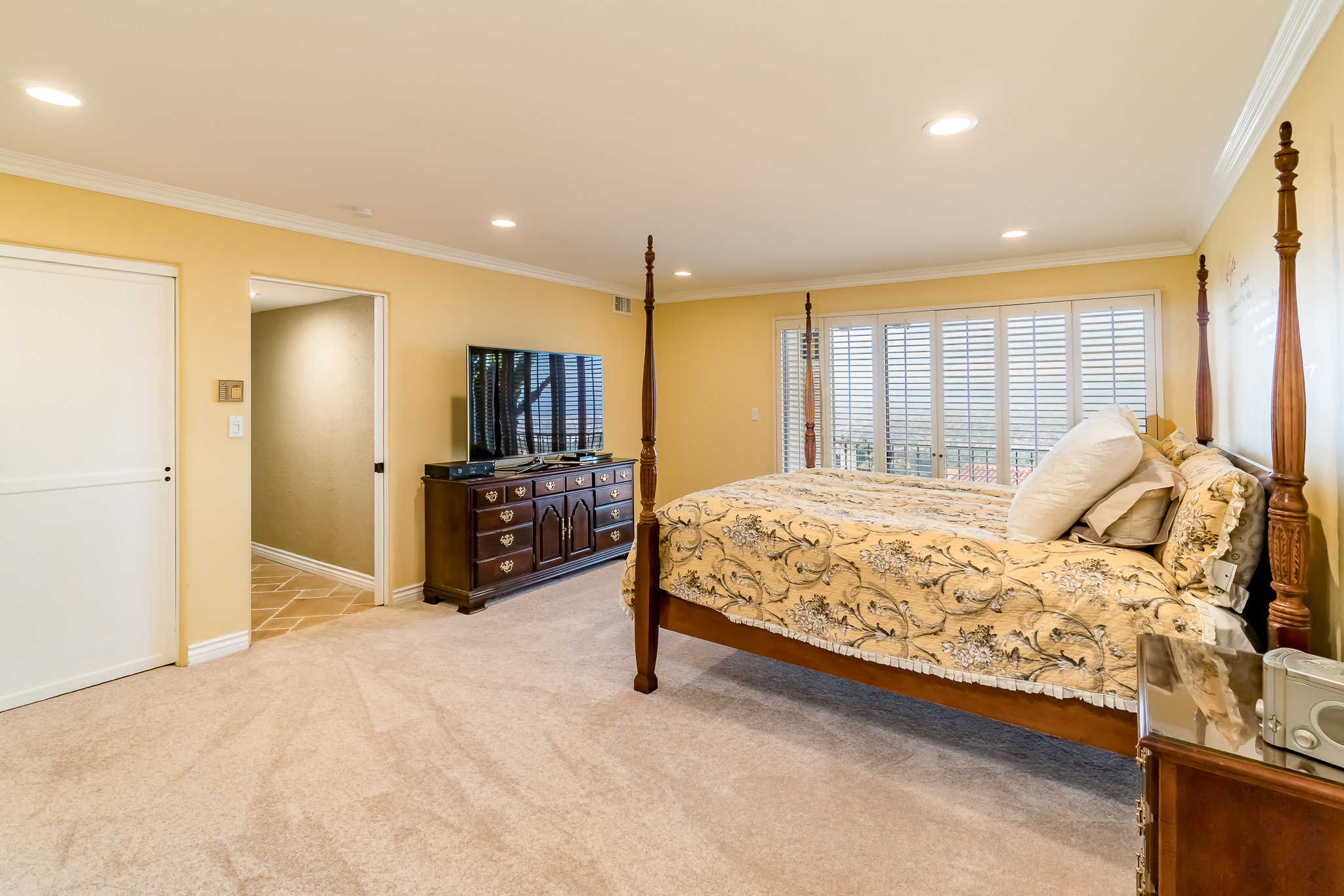 Woodfern Drive Ground- HELIX Real Estate Aerial Photographer-19.jpg